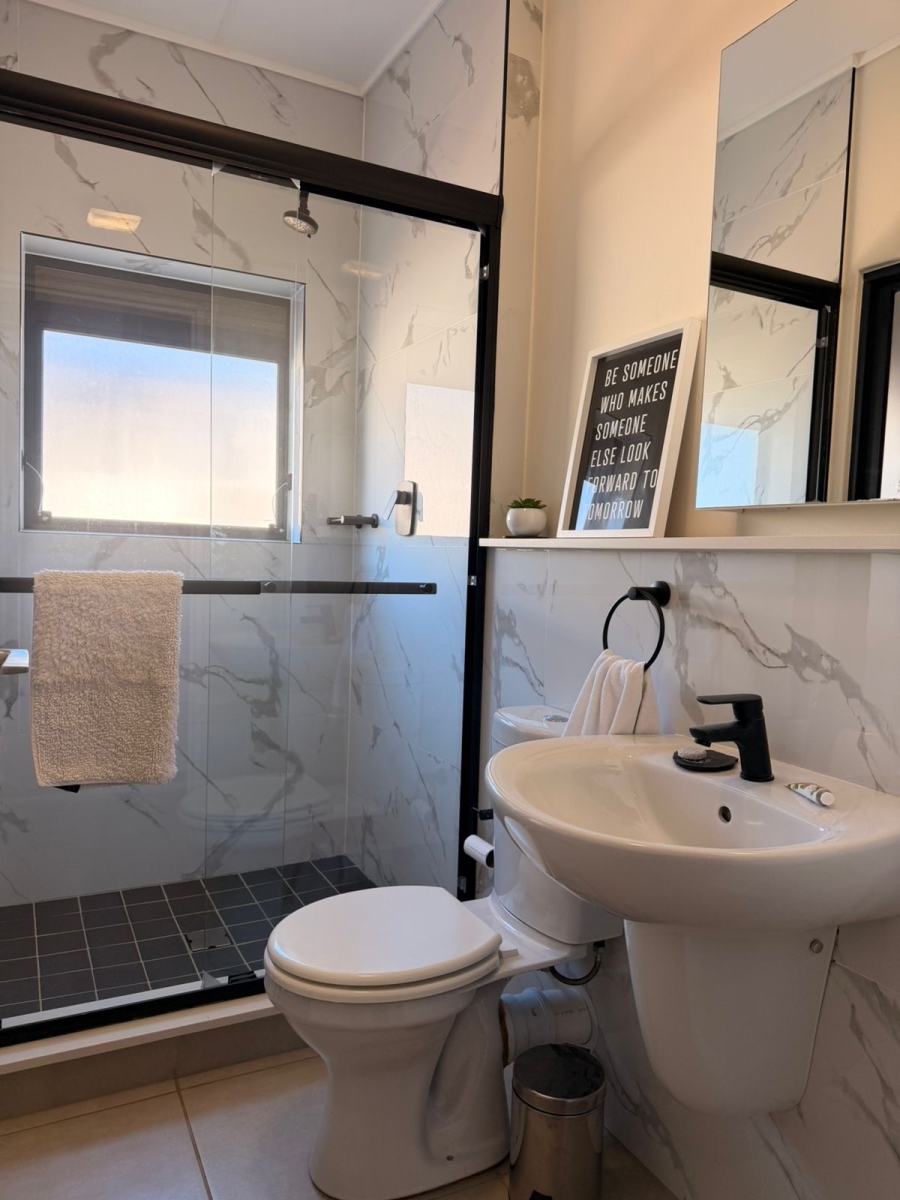 To Let 2 Bedroom Property for Rent in Atlantic Hills Western Cape